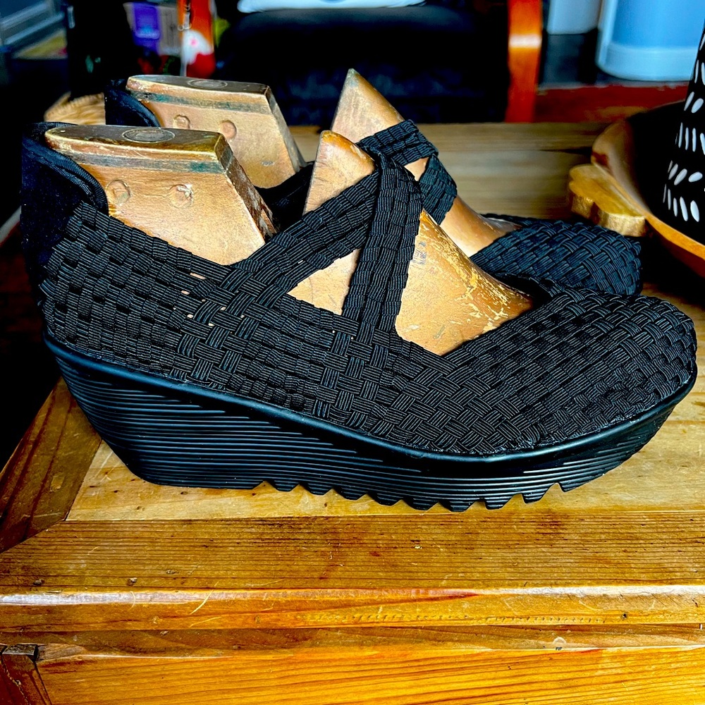 bernie mev NY Black Wedge Shoe, Size 9.5